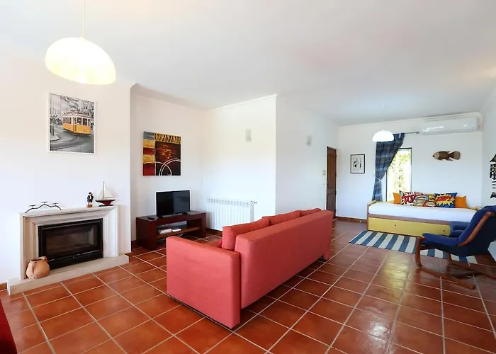 Salty Sea Сан-Мартинью-ду-Порту